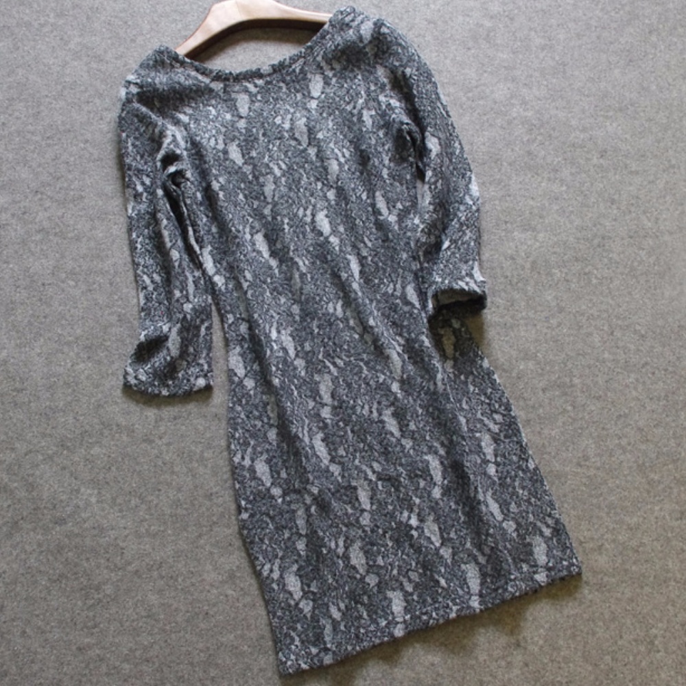 Knitted lace 3/4 sleeve low back dress